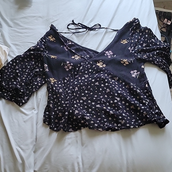 Tillys Flowy Black Flower shirt - Picture 2 of 5